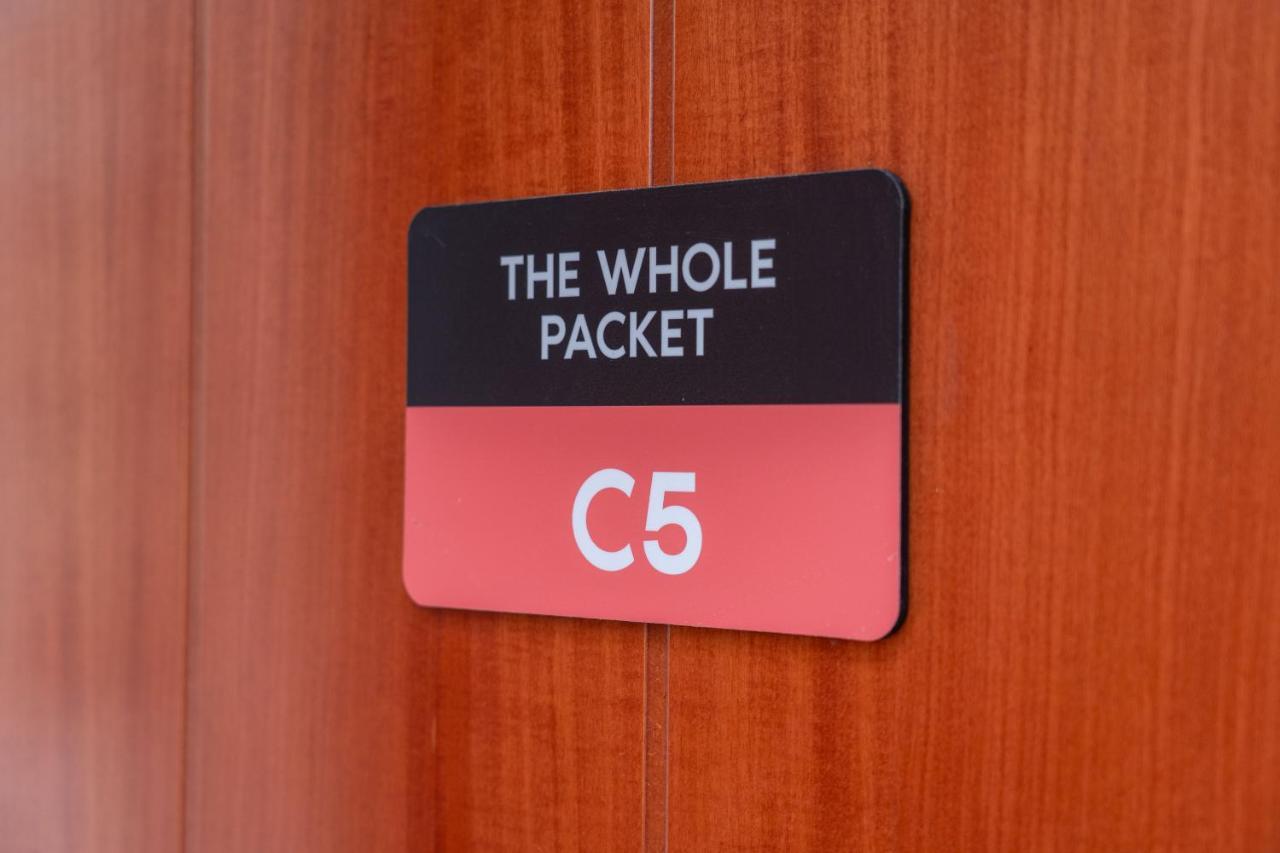 The Whole Packet C5 Center With Parking Apartment Лариса Екстериор снимка